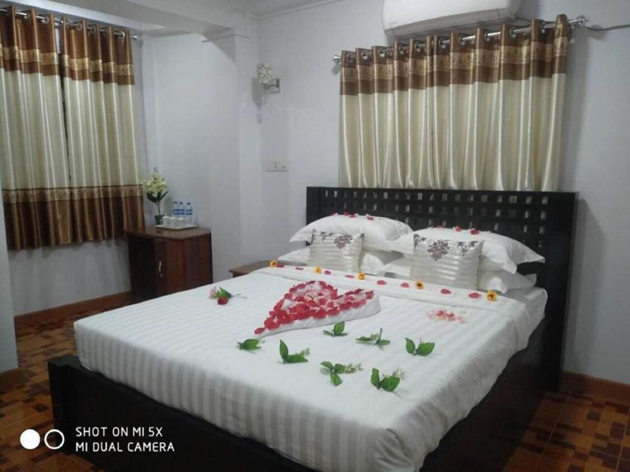 Golden Palace Hotel Hpa-an Bagian luar foto