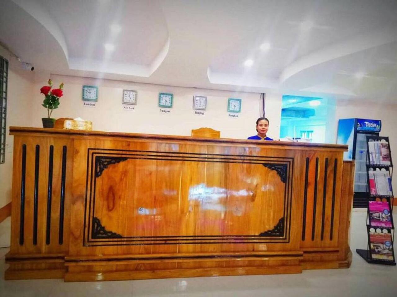 Golden Palace Hotel Hpa-an Bagian luar foto