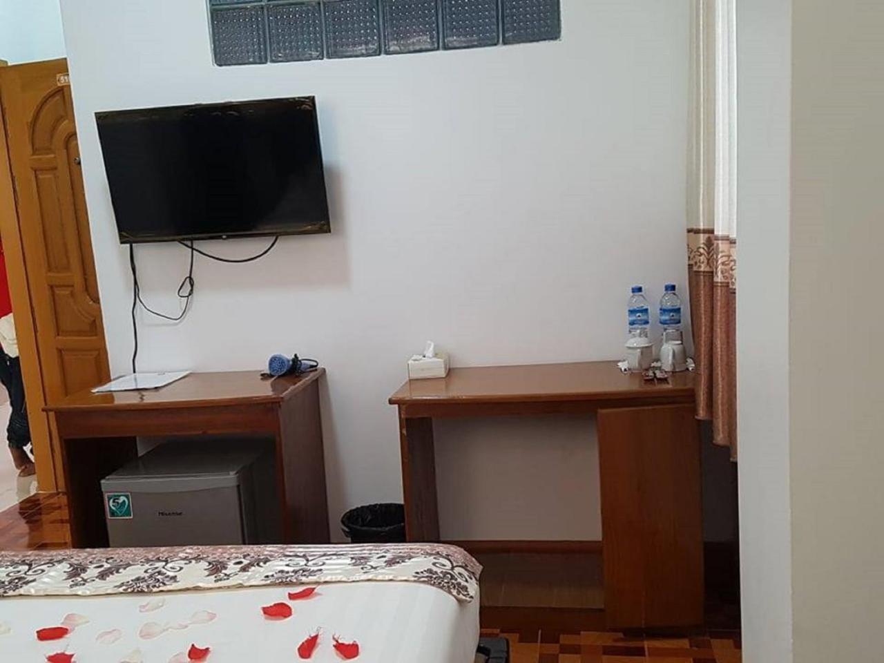 Golden Palace Hotel Hpa-an Bagian luar foto